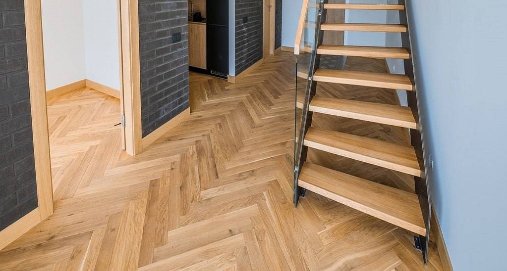 Comment réussir la vitrification de votre parquet, étape par étape